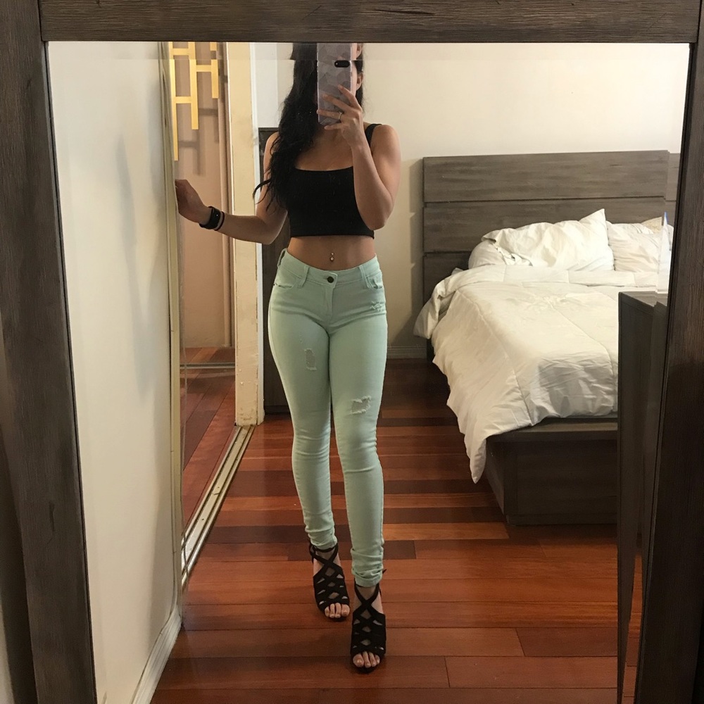 Light faded green stretching jeggings